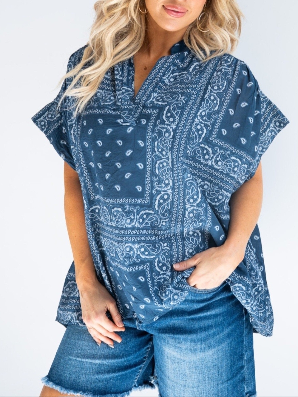 Relaxed Blue Bandana-Print V-Neck Tunic Top